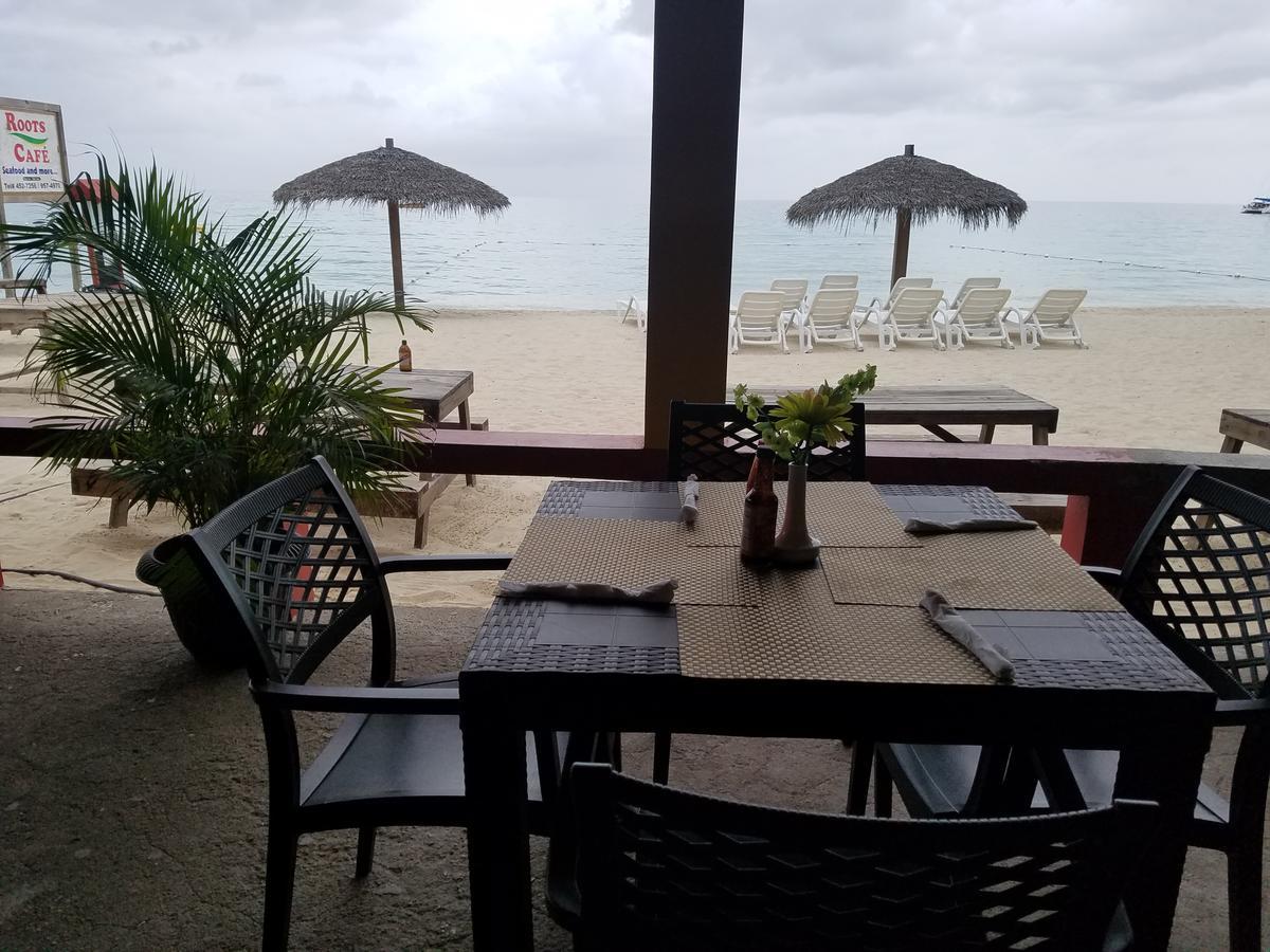 Roots Cafe Rooms Negril Exterior photo